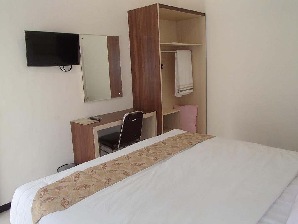 Shakila Guest House Malang Værelse billede